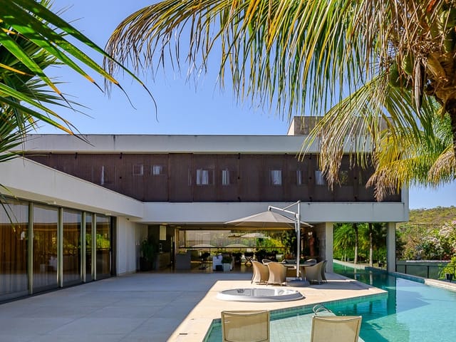 Casa com 1320m² 4 quartos e 4 banheiros, à venda, no bairro Setor de Habitações Individuais Sul em Brasília