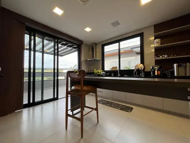 Casa com 450m² 3 quartos e 4 banheiros, à venda ou para alugar, no bairro Residencial Lago Sul em Bauru