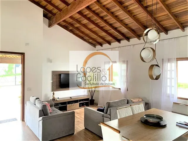 Casa com 716m² 5 quartos e 3 banheiros, à venda, no bairro Campos de Atibaia em Atibaia