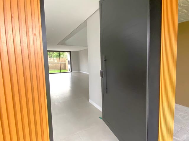 Foto do Casa - Mude-se para o Melhor! Casa Moderna em Excelente Localização no Rio Tavares em Florianópolis Santa Catarina | Costão Sul Imóveis