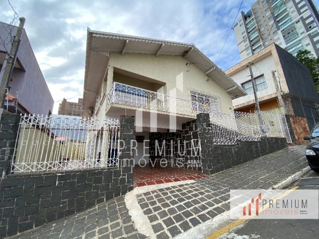 Casa com 260m² 4 quartos e 2 banheiros, à venda, no bairro CENTRO em PONTA GROSSA
