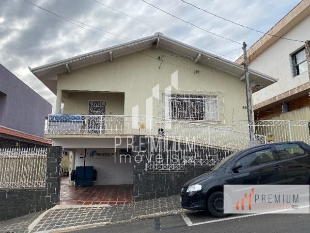 Casa com 260m² 4 quartos e 2 banheiros, à venda, no bairro CENTRO em PONTA GROSSA