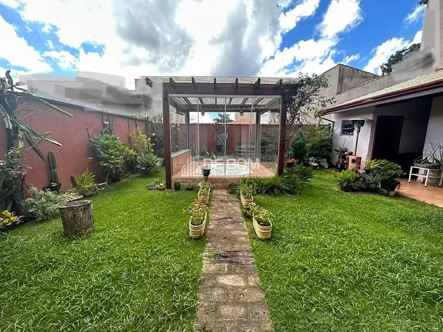 Casa com 403m² 3 quartos e 3 banheiros, à venda, no bairro Condomínio Pitangueiras em Poços de Caldas