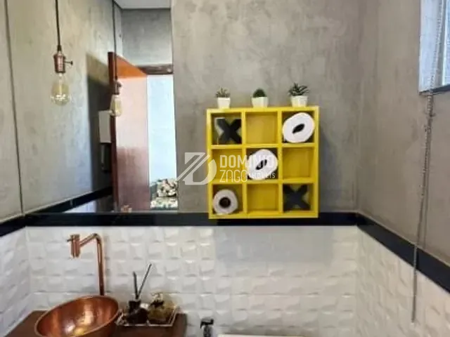 Casa com 255m² 3 quartos e 2 banheiros, à venda, no bairro Jardim Maracanã em Uberaba