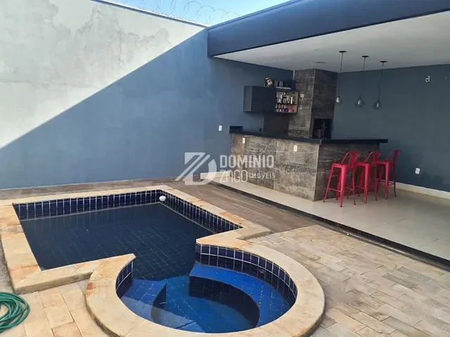 Casa com 255m² 3 quartos e 2 banheiros, à venda, no bairro Jardim Maracanã em Uberaba