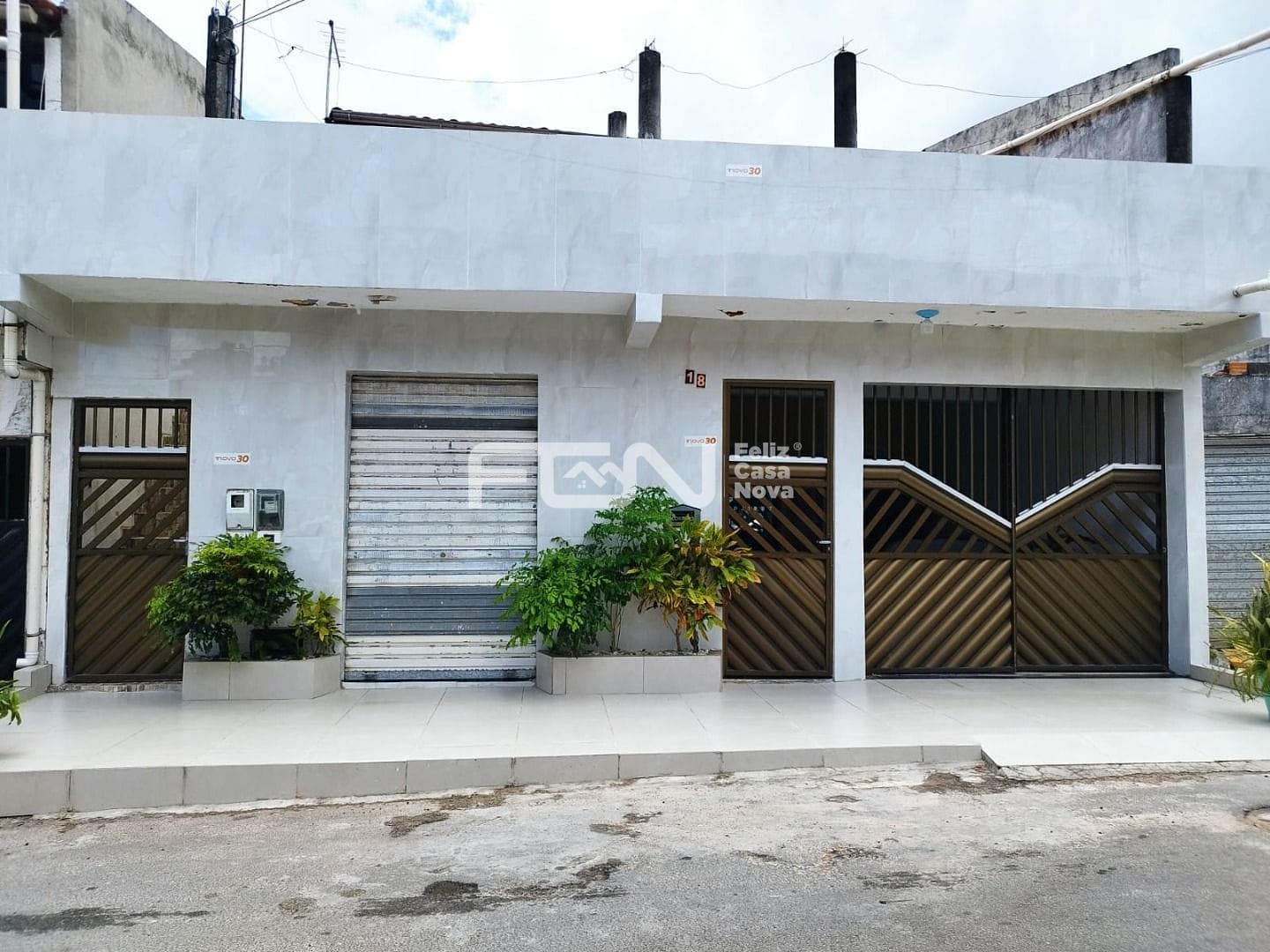 Casa à venda com 3 quartos, 10m² - Foto 1
