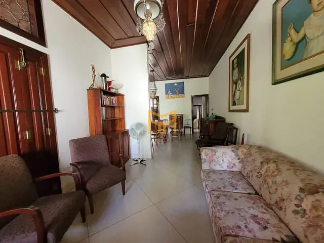 Casa 4 quartos e 3 banheiros, à venda, no bairro Umarizal em Belém