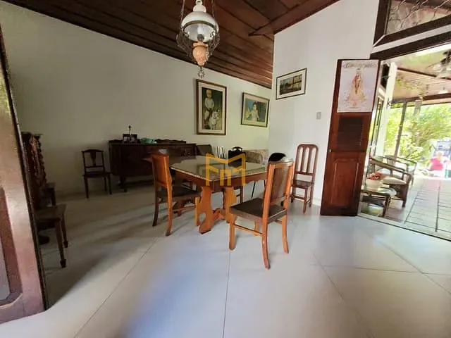 Casa 4 quartos e 3 banheiros, à venda, no bairro Umarizal em Belém