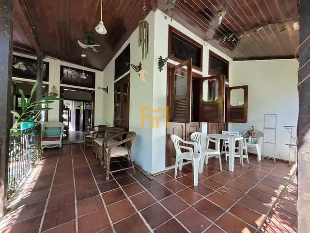 Casa 4 quartos e 3 banheiros, à venda, no bairro Umarizal em Belém