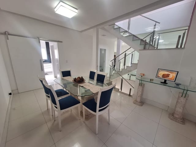 Casa com 369m² 4 quartos e 6 banheiros, à venda, no bairro Urbanova em São José dos Campos