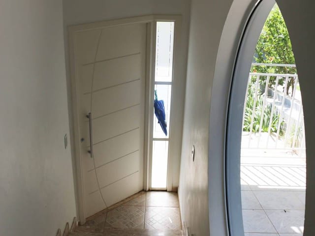 Casa com 300m² 4 quartos e 4 banheiros, à venda ou para alugar, no bairro Pinheirinho em Vinhedo