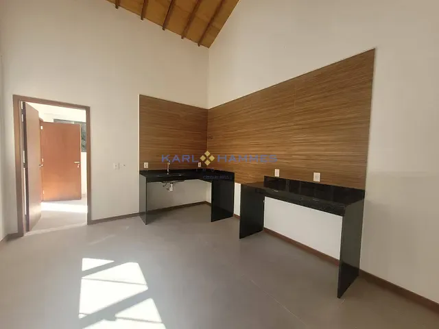 Casa 3 quartos e 3 banheiros, à venda, no bairro Carangola em Petrópolis