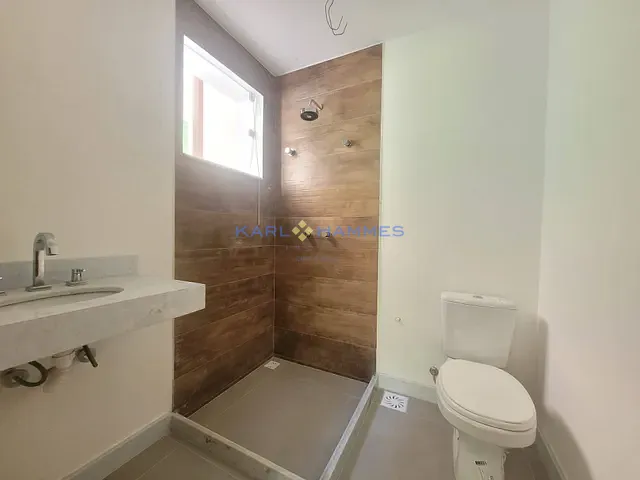 Casa 3 quartos e 3 banheiros, à venda, no bairro Carangola em Petrópolis
