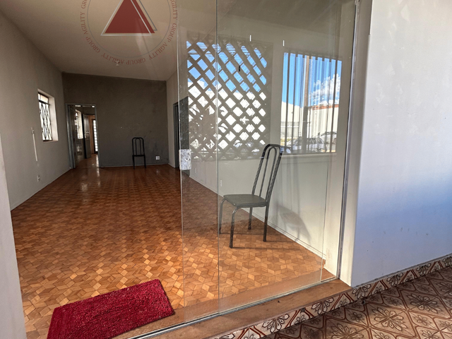 Casa com 212m² 3 quartos e 1 banheiro, para alugar, no bairro Centro em Franca