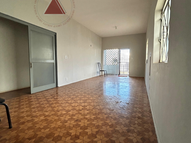 Casa com 212m² 3 quartos e 1 banheiro, para alugar, no bairro Centro em Franca