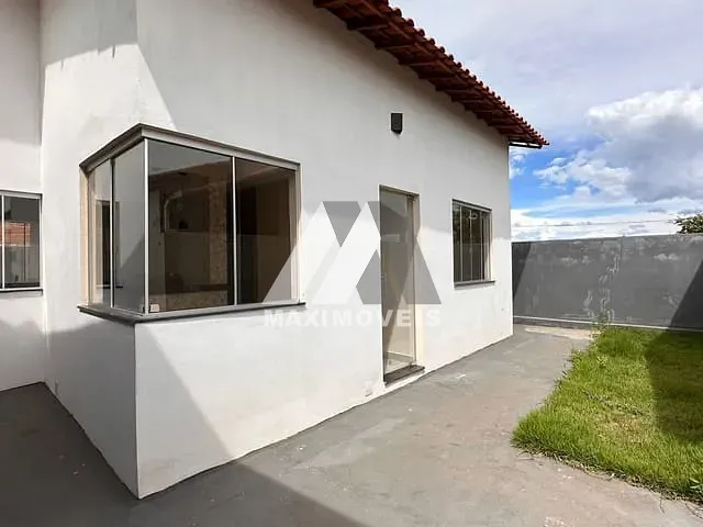 Casa 3 quartos e 1 banheiro, à venda, no bairro Babilônia em Bom Despacho