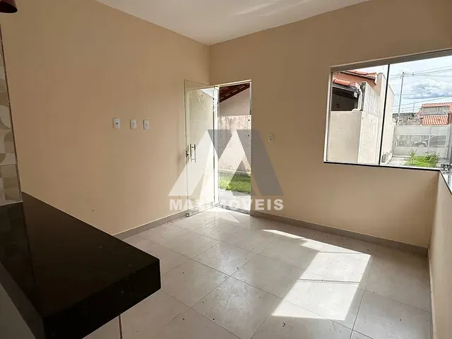 Casa 3 quartos e 1 banheiro, à venda, no bairro Babilônia em Bom Despacho