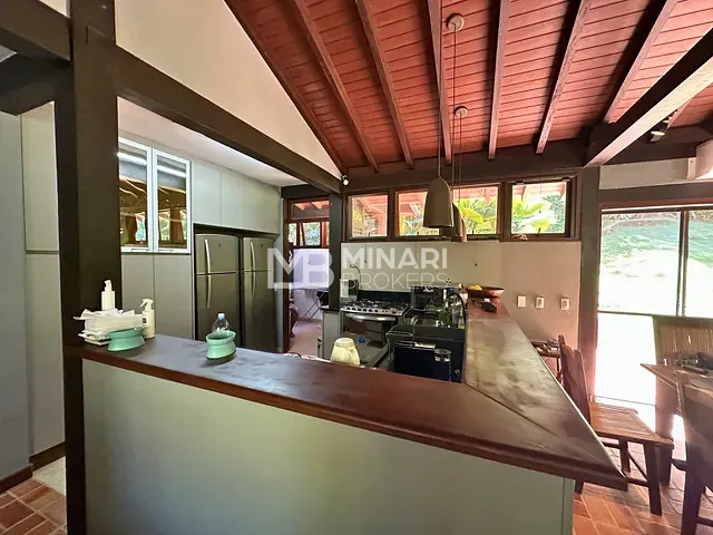 Casa 4 quartos e 6 banheiros, à venda, no bairro Camburi em São Sebastião