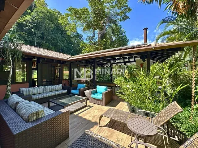Casa 4 quartos e 6 banheiros, à venda, no bairro Camburi em São Sebastião