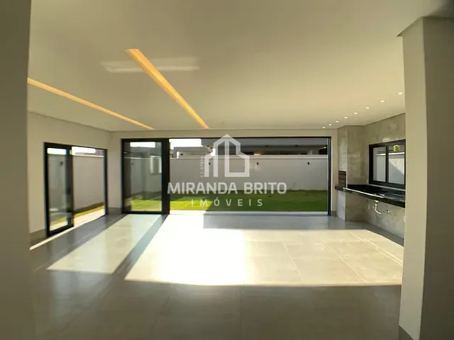 Casa 3 quartos e 4 banheiros, à venda, no bairro Jardim Cristal em Aparecida de Goiânia