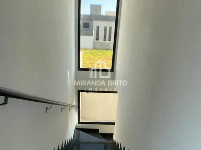 Casa 3 quartos e 4 banheiros, à venda, no bairro Jardim Cristal em Aparecida de Goiânia