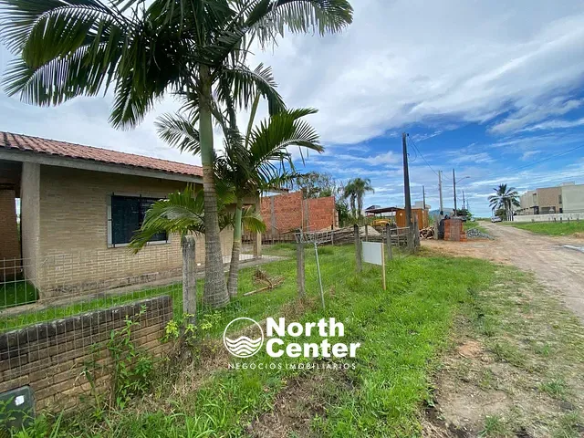 Casa com 325m² 2 quartos e 1 banheiro, à venda, no bairro Salinas em Balneário Barra do Sul