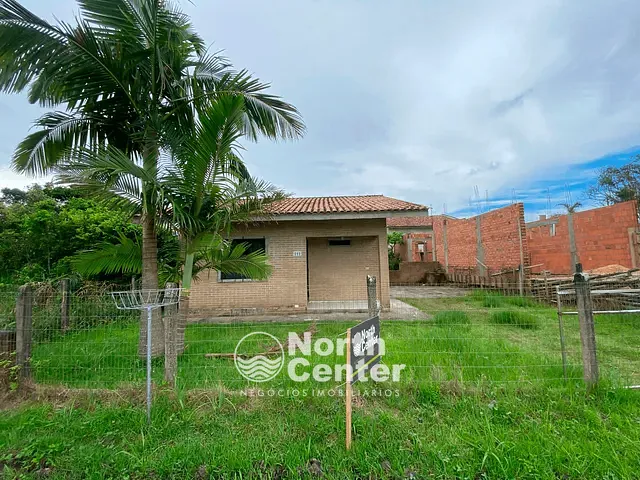 Casa com 325m² 2 quartos e 1 banheiro, à venda, no bairro Salinas em Balneário Barra do Sul