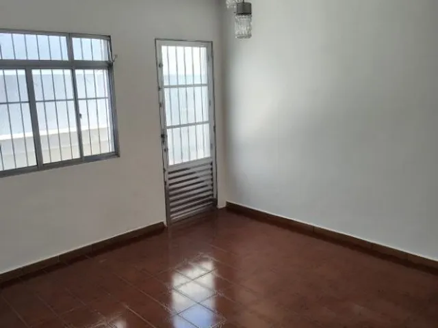 Casa com 400m² 2 quartos e 2 banheiros, para alugar, no bairro Vila Santa Clara em São Paulo