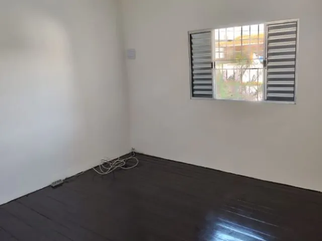 Casa com 400m² 2 quartos e 2 banheiros, para alugar, no bairro Vila Santa Clara em São Paulo