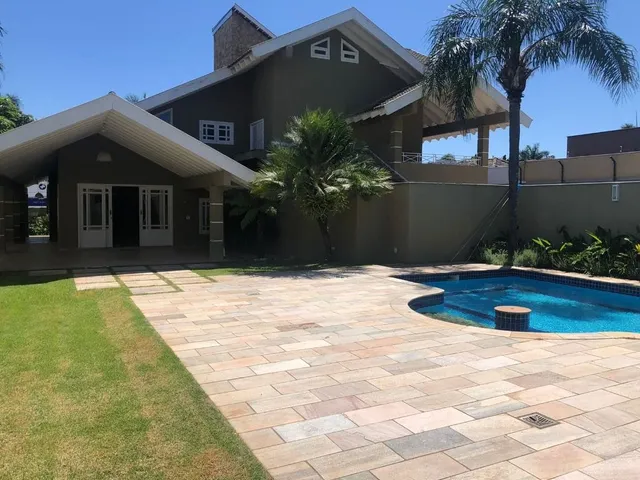 Casa com 1250m² 4 quartos e 10 banheiros, à venda, no bairro Tucano em Londrina