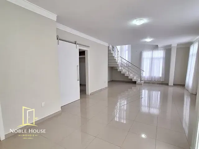 Casa com 396m² 3 quartos e 4 banheiros, à venda, no bairro Fazenda Santana em Valinhos