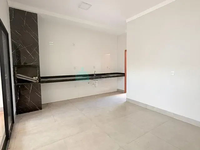 Casa 3 quartos e 2 banheiros, à venda, no bairro Loteamento Residencial Jardim Laranjeiras em Catalão