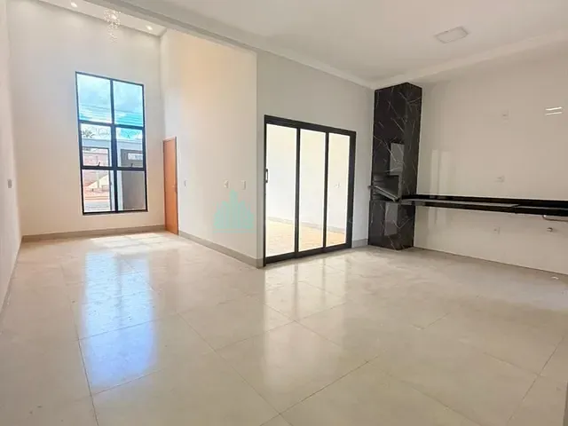 Casa 3 quartos e 2 banheiros, à venda, no bairro Loteamento Residencial Jardim Laranjeiras em Catalão