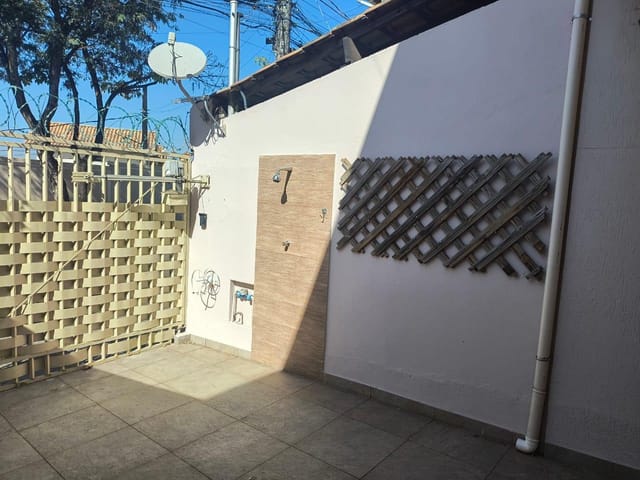 Casa 3 quartos e 2 banheiros, à venda, no bairro Cabral em Contagem