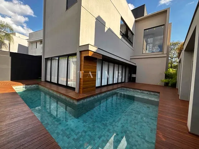 Casa com 365m² 5 quartos e 6 banheiros, à venda, no bairro Vivendas do Arvoredo em Londrina