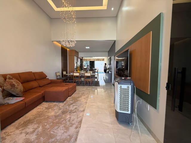 Casa com 300m² 3 quartos e 4 banheiros, à venda, no bairro Parque Veiga Jardim em Aparecida de Goiânia