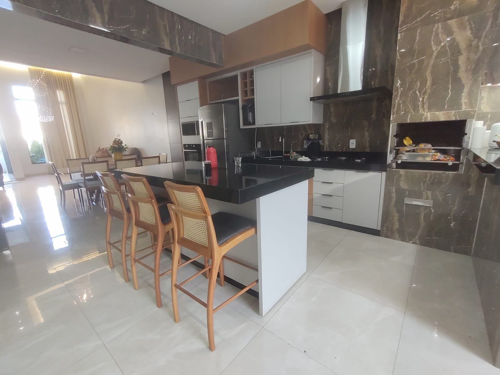 Casa, 3 quartos, 174 m² - Foto 1