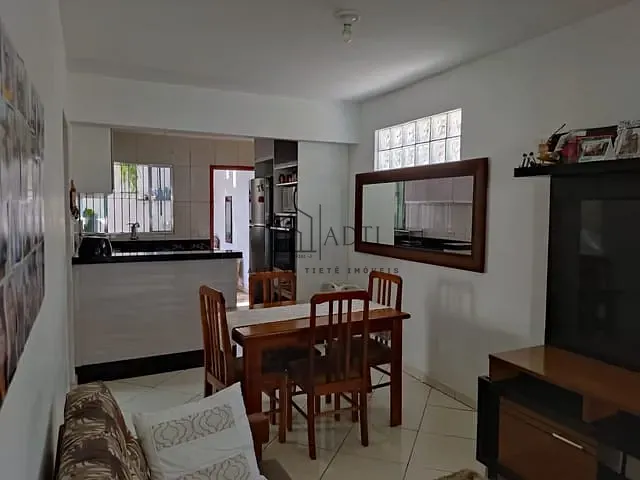 Casa 3 quartos e 2 banheiros, à venda, no bairro Vila Brasileira em Mogi das Cruzes