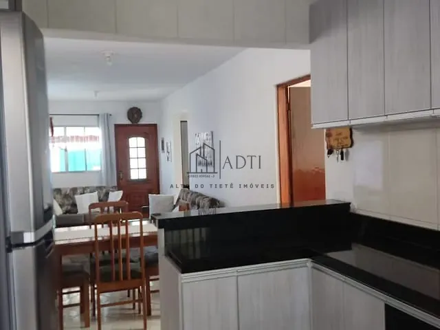 Casa 3 quartos e 2 banheiros, à venda, no bairro Vila Brasileira em Mogi das Cruzes