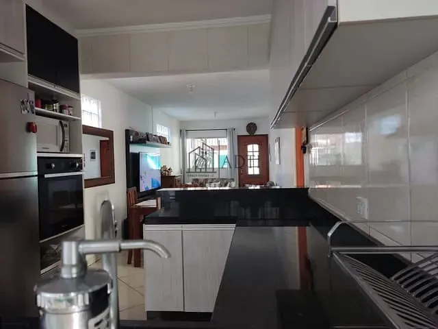 Casa 3 quartos e 2 banheiros, à venda, no bairro Vila Brasileira em Mogi das Cruzes