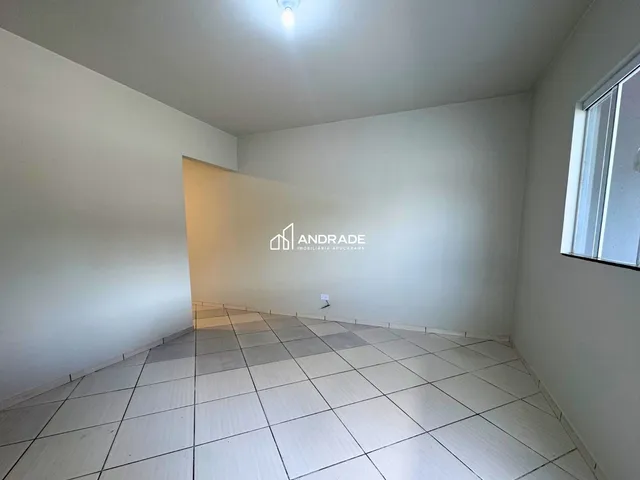 Casa com 110m² 2 quartos e 1 banheiro, à venda, no bairro Jardim Tibagi em Apucarana