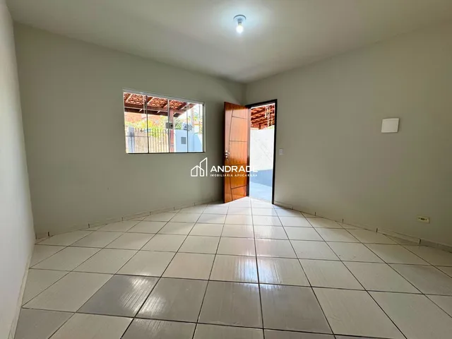 Casa com 110m² 2 quartos e 1 banheiro, à venda, no bairro Jardim Tibagi em Apucarana