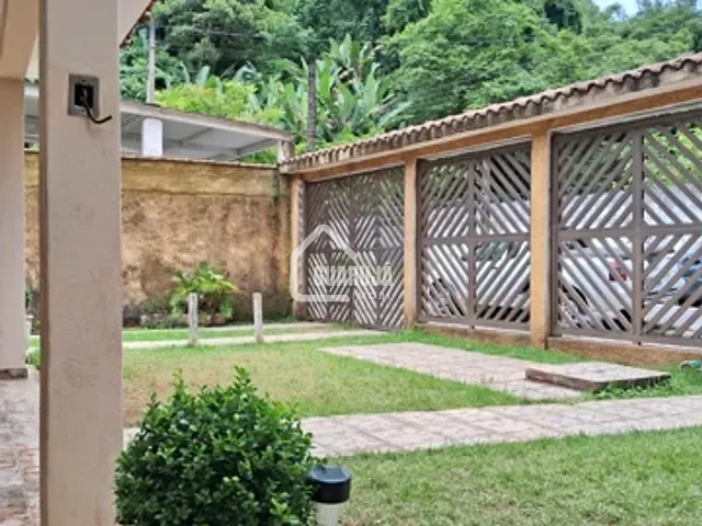 Casa 2 quartos e 1 banheiro, para alugar, no bairro Pitangueiras em Guarujá
