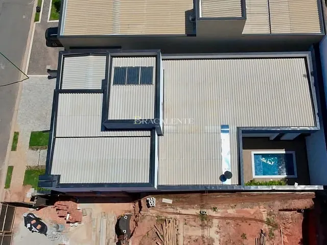 Casa 3 quartos e 4 banheiros, à venda, no bairro Roncáglia em Valinhos