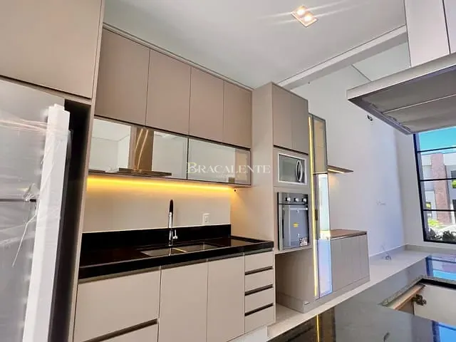 Casa 3 quartos e 4 banheiros, à venda, no bairro Roncáglia em Valinhos