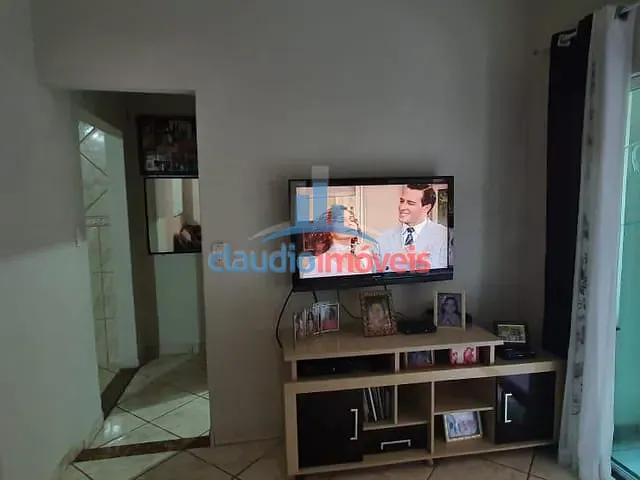 Casa com 360m² 2 quartos e 2 banheiros, à venda, no bairro Vista Alegre em Barra Mansa
