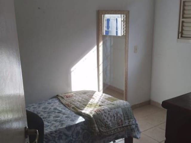 Casa com 360m², à venda, no bairro Parque São Domingos em Pindamonhangaba