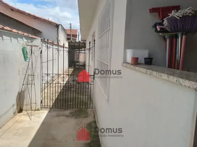 Casa com 360m², à venda, no bairro Parque São Domingos em Pindamonhangaba