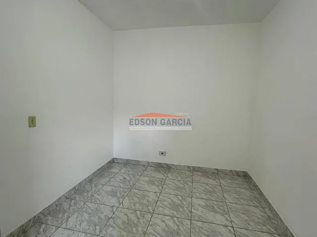 Casa 2 quartos e 2 banheiros, para alugar, no bairro Jardim Santa Marta em Sorocaba