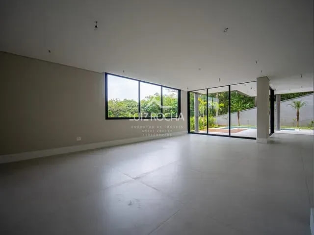 Casa com 617m² 4 quartos e 5 banheiros, à venda, no bairro Granja Viana em Carapicuíba